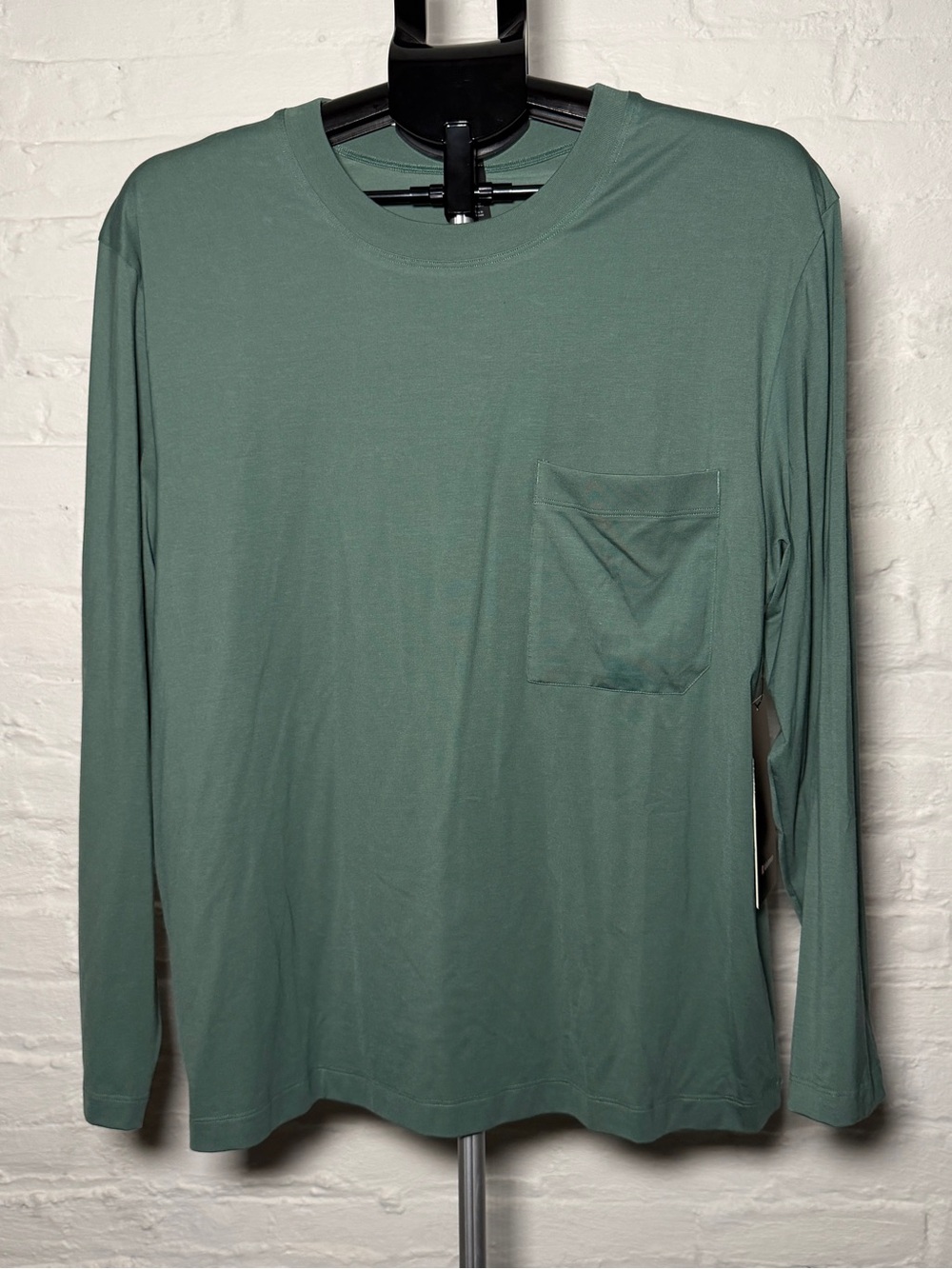 Lululemon Men's Fundamental Oversized Long-Sleeve Pocket Tee in Forest Green